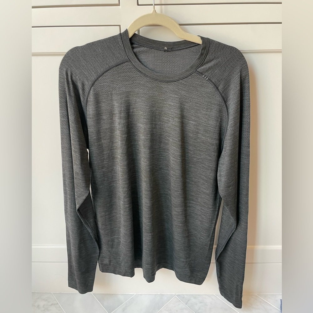 Lululemon Mens Athletic Long-sleeve Shirt; Size M; Black; Excellent Condition